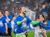 Ex-jogador do Liverpool comemora promoção da segunda divisão enquanto sua esposa glamorosa revela que ele quase desistiu do jogo após o pesadelo da Liga dos Campeões