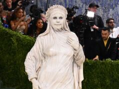 Uma estrela da lista A surpreendeu os fãs do Met Gala com uma fantasia bizarra de estátua viva… mas você consegue adivinhar quem é?