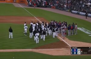 Estrela do Tigers criticada por seu próprio técnico após atingir o oponente a 150 km/h… provocando reação negativa