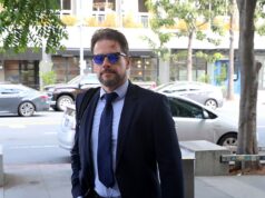 Os ganhos de Ioan Gruffudd despencam enquanto a ex Alice Evans tenta ‘arruinar’ sua carreira com histórias ‘falsas’, diz o advogado