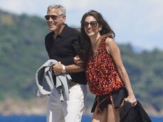 George Clooney e sua esposa Amal, 48, comemoraram seu 65º aniversário em Saint-Tropez e pareciam mais apaixonados do que nunca