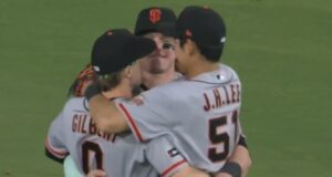 As estrelas do San Francisco Giants surpreenderam os fãs com uma celebração sexual selvagem após derrotar os Dodgers