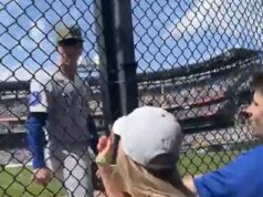 A estrela do beisebol deu uma resposta vulgar a uma fã depois que ela o insultou por perder uma captura