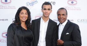 O filho da lenda americana do boxe Sugar Ray Leonard ‘preso tentando invadir a casa de seu pai após violar uma ordem de restrição’