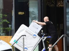 Novas pastagens para Pep! Guardiola não perdeu tempo em deixar seu apartamento em Manchester UM DIA ANTES de seu canto de cisne no Man City – com o técnico cessante confirmando que domingo será seu último jogo