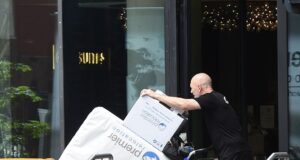 Novas pastagens para Pep! Guardiola não perdeu tempo em deixar seu apartamento em Manchester UM DIA ANTES de seu canto de cisne no Man City – com o técnico cessante confirmando que domingo será seu último jogo