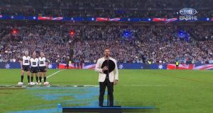 O cantor do hino nacional do State of Origin, Robbie Mortimer, se tornou viral quando muitos fãs elogiaram sua performance nas redes sociais