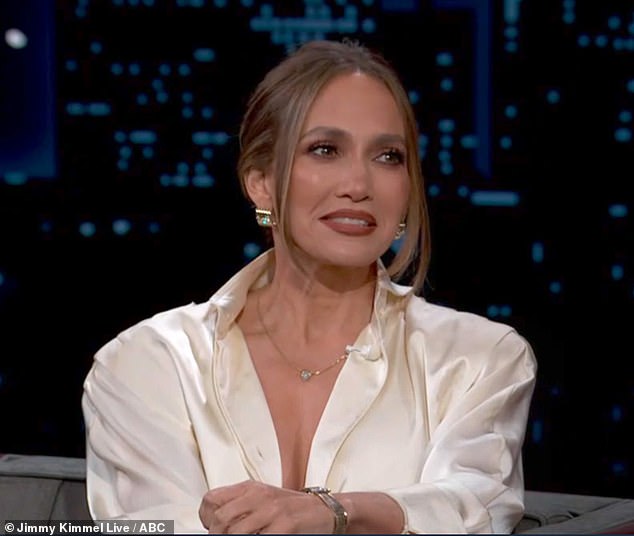 108921003-15854367-Jennifer_Lopez_56_got_emotional_while_talking_about_her_twins_Ma-m-9_177994813440.jpeg