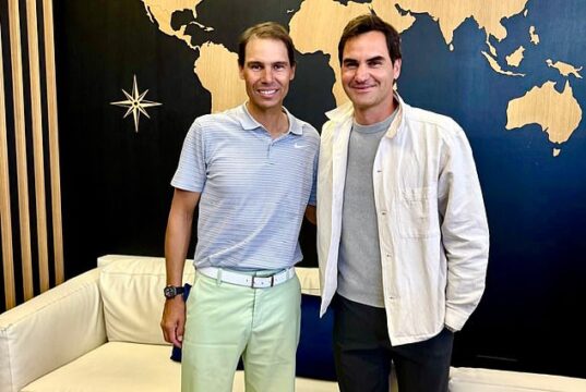 Fãs de tênis expressaram preocupação com Rafael Nadal depois que ele apareceu transformado 18 meses após se aposentar, em nova foto com o rival Roger Federer
