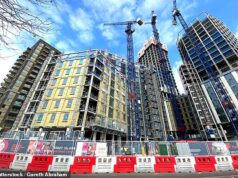 Milhares de novas casas sendo construídas em Londres estão VAZIAS, pois taxas de serviço, impostos e preços altos desencorajam compradores e investidores