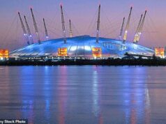 O aço britânico destruído de Miliband, explodindo os construtores do Millennium Dome
