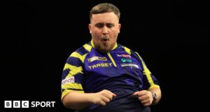 Resultados da Premier League Darts 2026: Luke Littler venceu Luke Humphreys pela sexta vitória recorde em Leeds