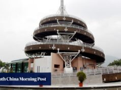 Uma pessoa morreu após uma queda suspeita da Spiral Lookout Tower de Hong Kong.