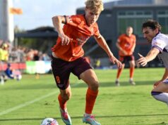 O craque do Roar acerta a mudança, juntando-se à dupla australiana no time da Bundesliga