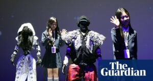 Androides K-pop e artistas automotivos: bem-vindos ao estranho e ambicioso parque temático de robôs da Coreia do Sul | Coréia do Sul