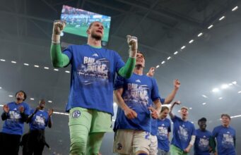 O Schalke encerrou uma semana de sonho ao conquistar o título após uma exibição