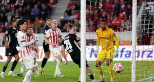 O jogo em Freiburg foi marcado por Koulierakis e Lienhart