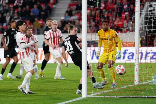 O jogo em Freiburg foi marcado por Koulierakis e Lienhart