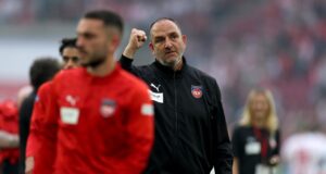 Frank Schmidt acredita nas chances de sobrevivência do Heidenheim