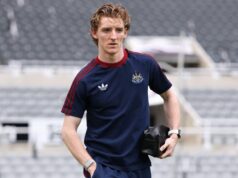 Ex-astro da Inglaterra admite que Gordon “não é como Luis Diaz”