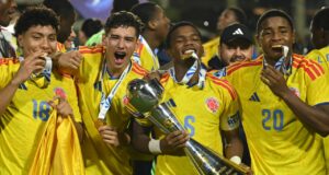 O Dortmund sofreu um duro golpe quando o profissional colombiano optou pela transferência para o Liverpool