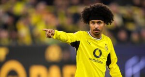 Os chefes do Borussia Dortmund discutiram negociações de contrato com Adeyemi