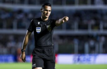 23 cartões vermelhos em um jogo – Um árbitro caótico fará sua estreia internacional no amistoso da Alemanha contra a Finlândia.