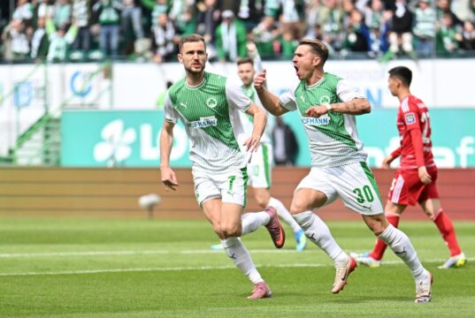 Dennis Srbeny concordou com uma extensão de contrato com Greuther Fürth