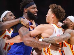 Daniels dos Hawks, Robinson dos Knicks expulso por lutar.