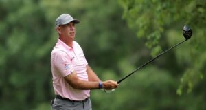 Stewart Sink abre vantagem de 2 chutes nas regionais