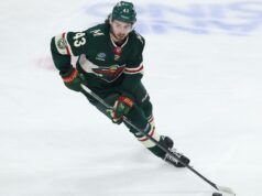 Hughes ‘definitivamente aberto’ à extensão com Wild