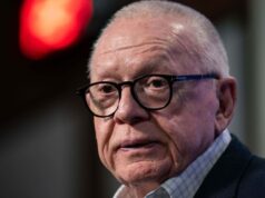 Rutherford renunciou ao cargo de diretor de operações de hóquei dos Canucks