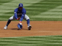 Os Dodgers ativarão SS Mocky Betts para a abertura da série contra os Giants.