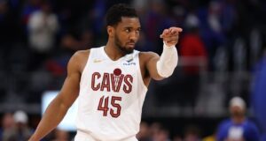“Cavs se recuperam para a vitória no OT e voltam para casa com vantagem de 3-2” .