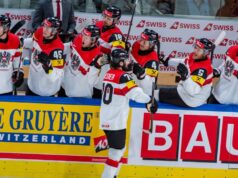 Áustria e Noruega após a vitória no mundo do hóquei