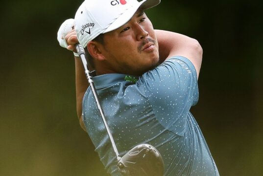 Kim acertou 3 abaixo de 68, empatou na liderança com Byron Nelson