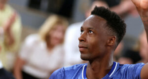 A lenda do tênis Gael Monfils se despede do Aberto da França antes de se aposentar da carreira de jogador.