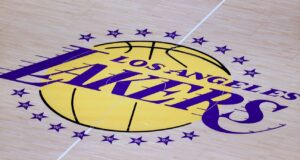 Fonte: Lakers demitem mais de uma dúzia em meio à reorganização