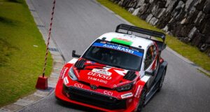 Evans lidera Ogier após a saída dramática de Solberg