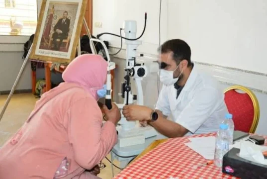 Domingo: Suprimentos médicos com exames oftalmológicos gratuitos em Suez