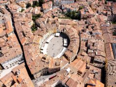 Diplomata, da Netflix, filma Lucca e Florence em sua quarta temporada