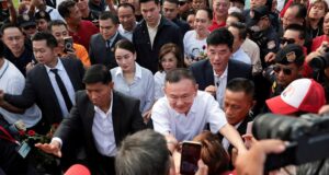 Thaksin Shinawatra libertado da prisão | Notícias
