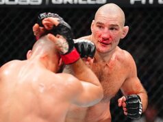 Sean Strickland derrotou Khamzat Chimaev e conquistou o título dos médios no UFC 328.