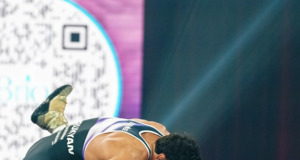 Arman Tsarukyan estende recorde perfeito da RAF