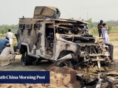 Um grupo dissidente do Taleban paquistanês reivindicou um ataque suicida, matando 14 policiais