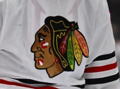 O grande Dennis Hill dos Blackhawks morreu aos 81 anos.