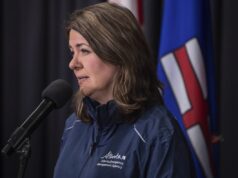 Alberta Premier faz campanha contra a secessão do Canadá