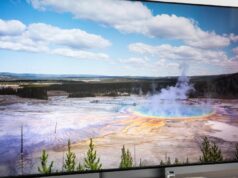 A primeira TV RGB da Sony é uma peça marcante