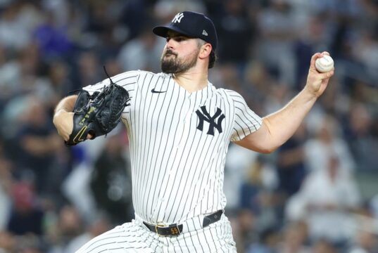 Carlos Rodin voltou ao rodízio dos Yankees contra os Brewers.