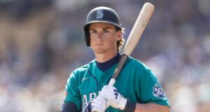 O prospecto dos Top Mariners, Colt Emerson, foi chamado de volta de Tacoma.